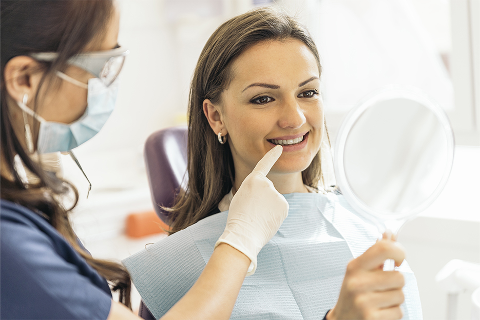 歯を失う原因の7割以上が「虫歯・歯周病」です